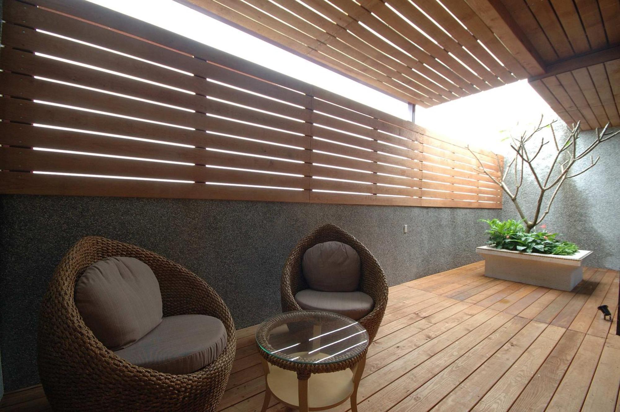 Dubai Motel Yilan Exterior photo