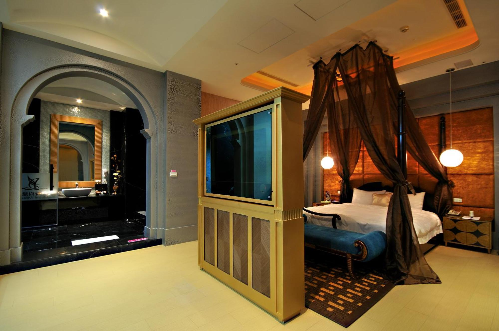 Dubai Motel Yilan Exterior photo